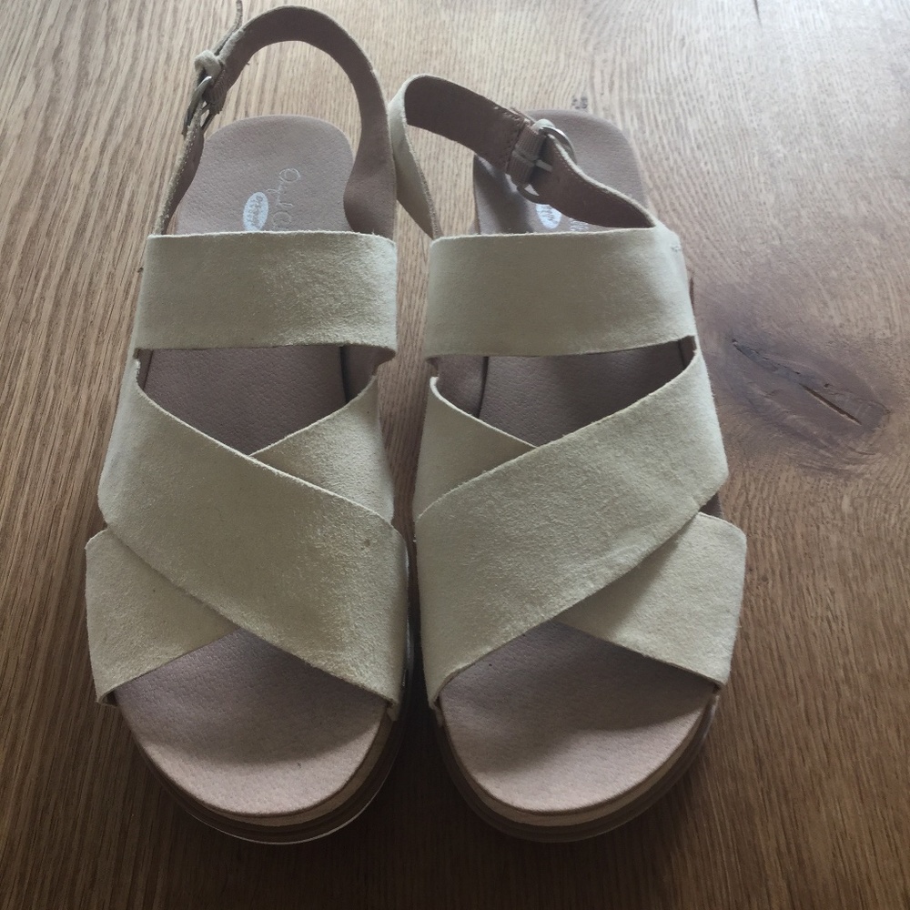 Dr Scholl’s cream real suede leather platform sandal